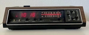 Vintage General Electric AM/FM Digital LED Radiowecker 7-4670 GE 7-4670C - Bild 1 von 7