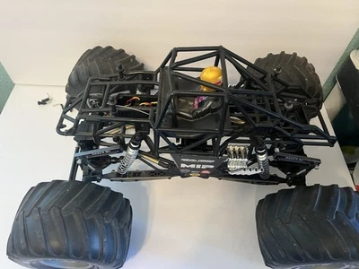 AXIAL MONSTER JAM 4X4 SMT 10  - Image 1 of 4