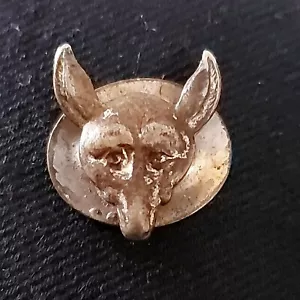 BOY SCOUT WOLF CUBS HUNGRY HEAD LARGE EARS BUTTONHOLE Rgd 635804 - Picture 1 of 3