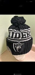 NFL NEW ERA LAS VEGAS RAIDERS CUFFED WINTER KNIT POM BEANIE ONE SIZE - Picture 1 of 6