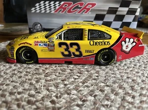 Clint Bowyer 1/24 Cheerios 2011 #33 Action Racing Collectables - Picture 1 of 10