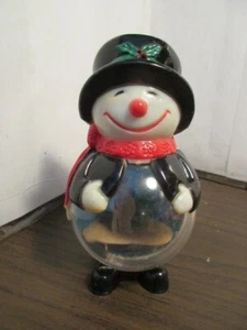 Pupazzo di neve vintage globo di neve Natale plastica dura alto 5 1/4" - Hong Kong - Foto 1 di 5