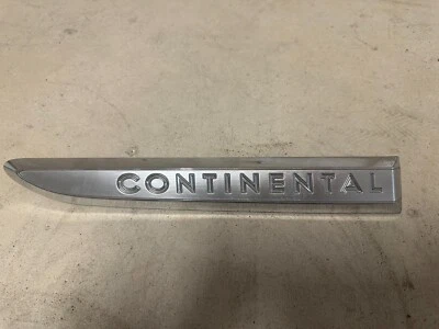 2017-2020 LINCOLN CONTINENTAL FRONT RIGHT SIDE DOOR EMBLEM BADGE MOLDING OEM - Image 1 of 2
