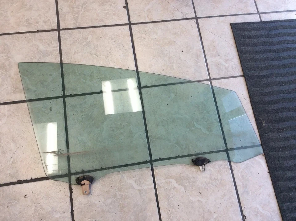 2012-2016 toyota prius v оконное стекло двери OEM правая сторона спереди  - Изображение 1 из 1