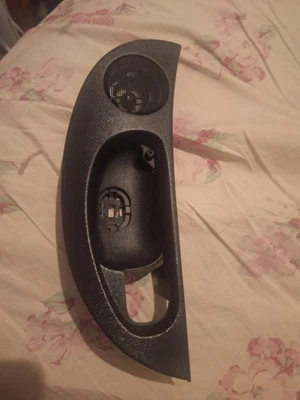 Alfa Romeo 147 2001  Speaker Tweeter holder Door trim molding 735300210 - image 1 of 4