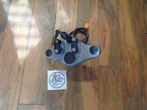 2006 BMW K1200LT UPPER TRIPLE TREE WITH CLAMP / HANDLEBAR MOUNT/ IGNITION SWITCH - Picture 1 of 10