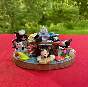"When Walt’s Away" Disney 4 Generation Mickey Mouse Uhr - Bild 1 von 13