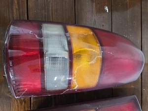 99-02 Chevy GMC Sierra Silverado OEM Tail Light Set (Left / Right) 94k - Picture 1 of 7