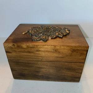 Vintage Wood Recipe Box Brass Flower Appliqué On Top - Picture 1 of 12