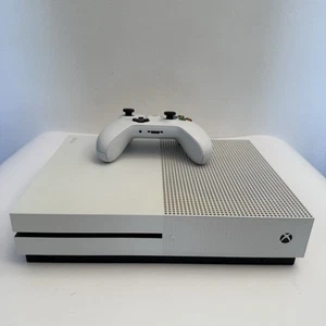 CONSOLE MICROSOFT XBOX ONE S 500 GB BIANCA COMPLETA DI TUTTI I CAVI E PAD - Imagen 1 de 12