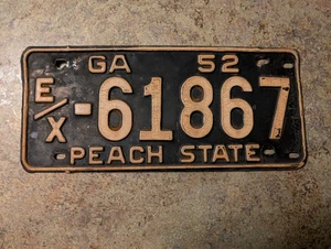 Vintage 1952 Georgia Peach State Auto Car License Plate E/X-61867 - Picture 1 of 4