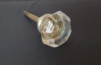 Pomo de puerta antiguo de cristal transparente con cuello y husillo con acabado plateado - 8Pt Foto 1 de 4