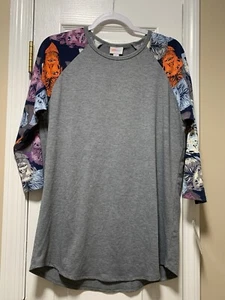 Ladies L Lularoe Wolfman 3/4 Sleeve Top NWT Grey Wolfman Sleeves Baseball Tee - Picture 1 of 4