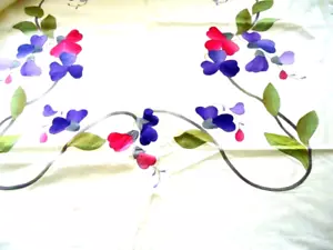 100 % BAUMWOLLE BESTICKT & VERZIERT BLUMEN TISCHDECKE 100" X 68" NEU - Bild 1 von 2