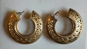 Gold Tone Filigree Hoop Pierced Earrings #R 96 - Picture 1 of 3