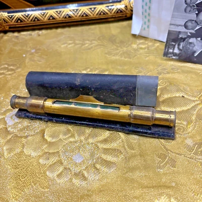 ancien niveau en laiton epoque xixE OUTIL - Photo 1/4