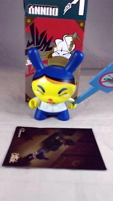 Kidrobot Art Of War Dunny Stop the Tanks  Luihz Unreal 2014 - Image 1 of 4