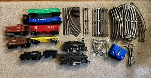 VINTAGE LIONEL ELECTRIC TRAIN SET COMBINATION OF 2 SETS - Picture 1 of 12