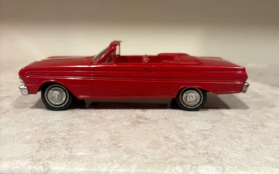 Ford Falcon 1964 rojo convertible coche promocional distribuidor Foto 1 de 4