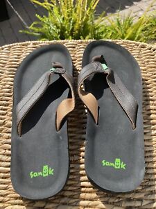 MEN'S SANUK Burm SANDALS FLIP FLOPS Size 9 NWT