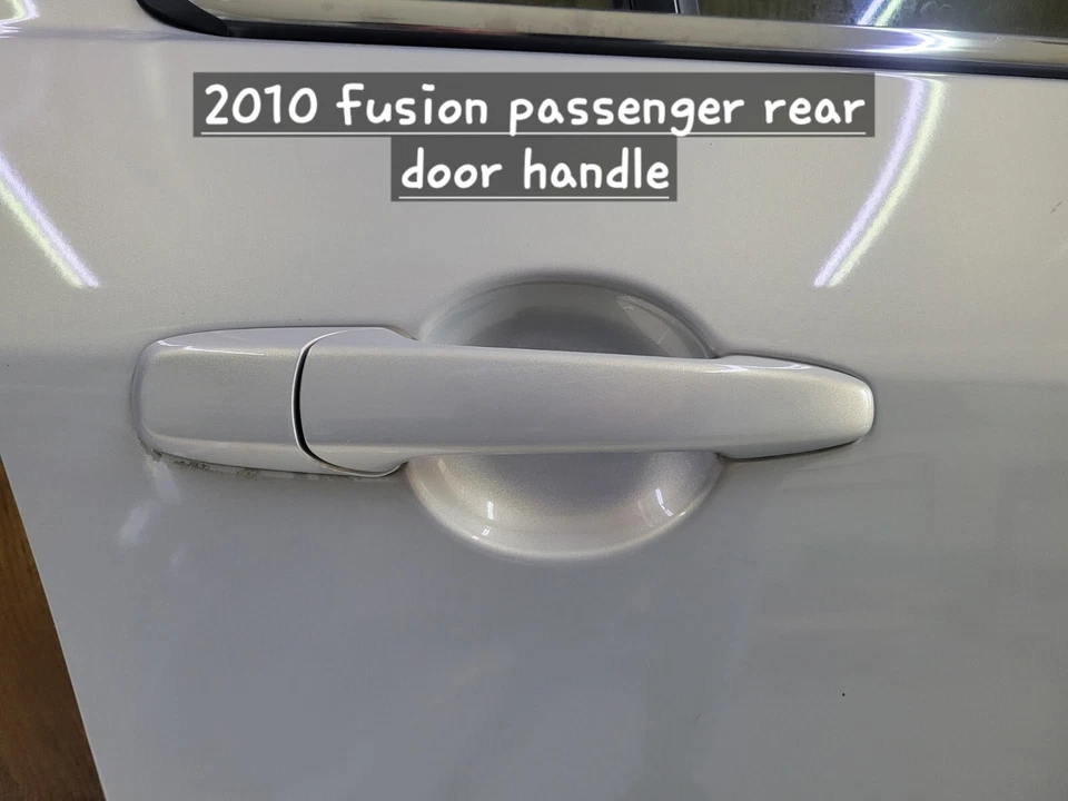 Maçaneta externa traseira do passageiro Ford Fusion 2010 fabricante de equipamento original - Imagem 1 de 1