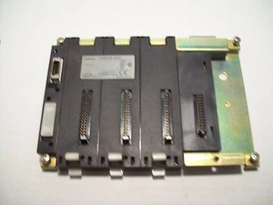OMRON C200HW-B1031 UNITÀ BASE BACKPLANE 3 POSIZIONI PER SCHEDA PLC/MODULO P641 - Foto 1 di 2