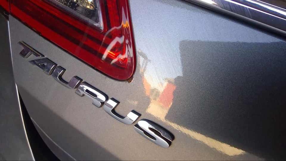 Used Deck Lid fits: 2014 Ford Taurus SE Grade B - Изображение 1 из 4