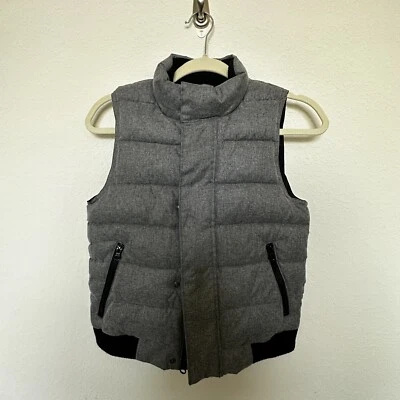 Chaleco acolchado gris Gap Kids Boys talla M bolsillos laterales con cremallera cremallera frontal cubierta Foto 1 de 4