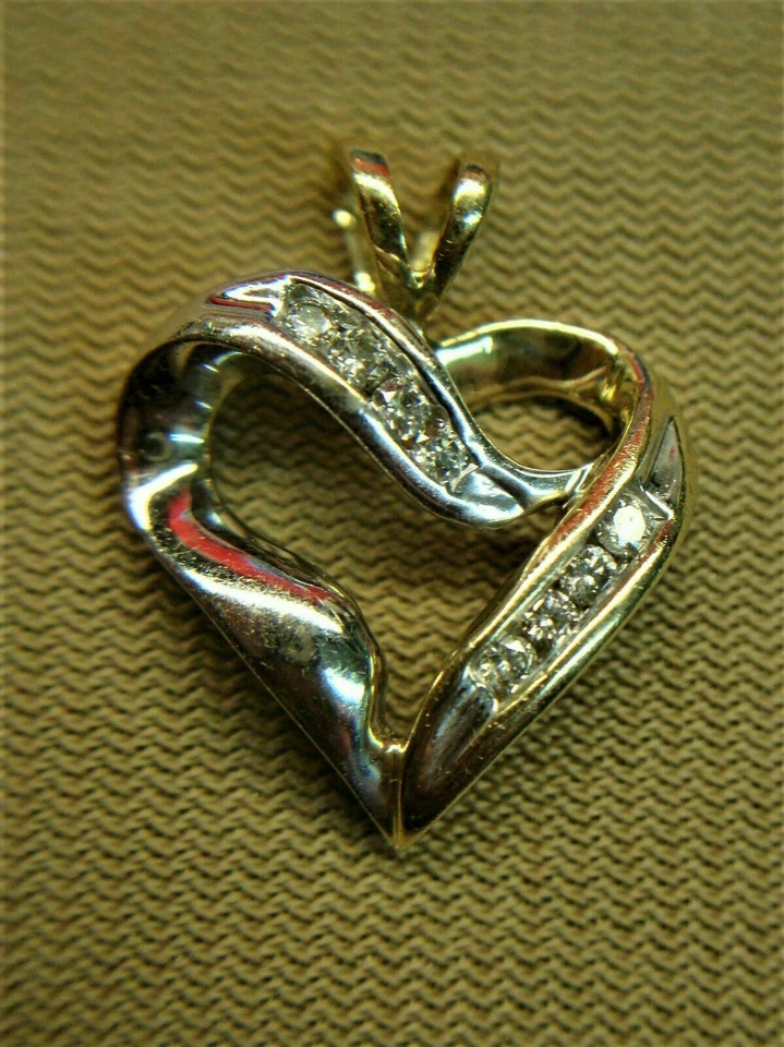 KAY JEWELERS SMALL SIZE 10K YELLOW/WHITE GOLD DIAMOND HEART PENDANT - CUTE - Image 1 of 4