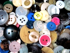 Buttons General Mix 50g Sewing Crafts Dressmaking Shirt Fashion - Picture 1 of 2