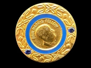 VINTAGE GOLD TONE PAUL HARRIS FELLOW ROTARY CLUB PINBACK W/ TWO SAPPHIRE - Picture 1 of 2