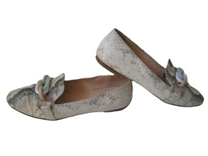 AGL ZAPATOS PLANOS DE CUERO ESTAMPADO SERPIENTE PASTEL MUJER US 11 EUR 41 ITALIA $280 ENVÍO/H gratis - Imagen 1 de 9