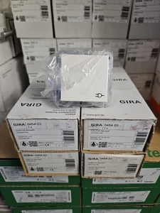 Gira Steckdosen 045403 - Bild 1 von 1