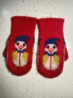 Vintage Children’s Toddler Hand-Knit Mittens, Unisex Red Snowman - Image 1 of 4
