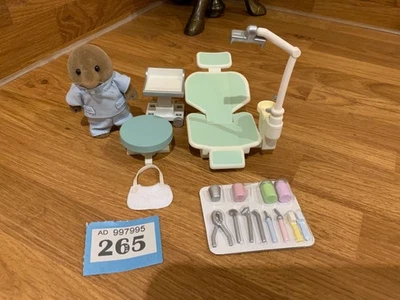 Sylvanian families calico  flair dentist set 100% comp immaculate condition ❤️ - Image 1 of 4