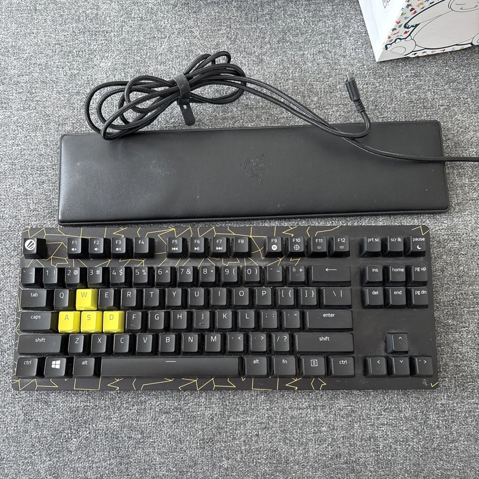 Razer Huntsman V2 Tenkeyless ESL special edition - Image 1 of 1