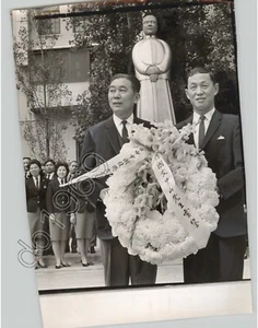 Gen YinShou Che Pay Respect CHINESISCHE REPUBLIK Gründer SUN YAT SE 1963 Pressefoto - Bild 1 von 2