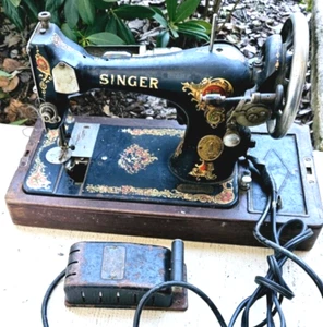 Vintage SINGER MANUFACTURING Co Sewing Machine with foot pedal in case - Picture 1 of 7