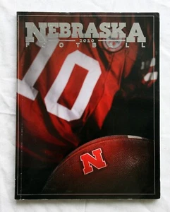 2010 Nebraska Cornhuskers Football Media Guide ~ EX - Picture 1 of 2