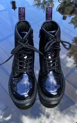 NUEVO SIN CAJA Dr. Martens 1460 J Negro Brillo Cósmico Botas Cremallera/Corbata Juveniles/Niños Talla 1 Foto 1 de 4