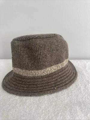 Sombrero cubo mezcla lana, beige con rayas claras Foto 1 de 4