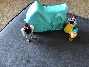 1993 Disney Mattel Snow White & Seven Dwarfs, Cottage Incomplete - Picture 1 of 12