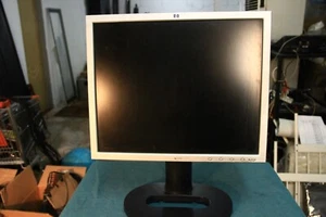 HP L1925 19" LCD TFT 1280x1024 VGA D-Sub DVI-D Desktop Computer Monitor - Picture 1 of 4