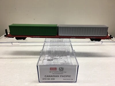 N Scale Micro Trains MTL 072 00 230 CP 521135 COFC w/2 Factory Containers - Image 1 of 4