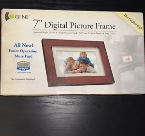 7 Inch Digital Photo Frame by GiiNii Wood Frame GP-7AWP-1 New in Box - Picture 1 of 7