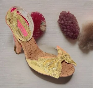 Sandalias BETSY JOHNSON con lazo dorado Fran zapatos tacones de corcho para mujer 6,5 - Imagen 1 de 10
