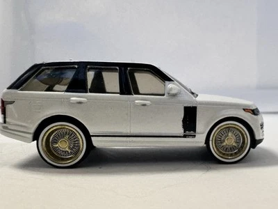 2018 Land Rover Vogue SE White Matchbox Moving Parts Loose Custom Wheel Swap Low - Image 1 of 4