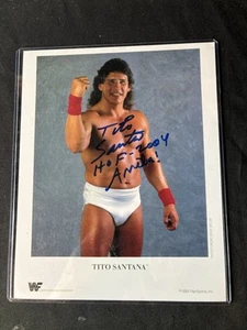 TITO SANTANA HANDSIGNIERTES 8 X 10 FOTO W TITAN 1989 WWF WRESTLING SIGNED HOF - Bild 1 von 3