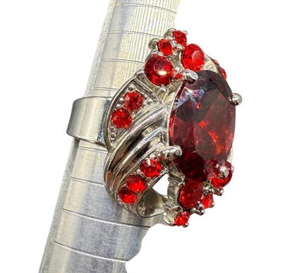 Anel de coquetel granada banhado a prata tamanho 8 ajustável - Imagem 1 de 4