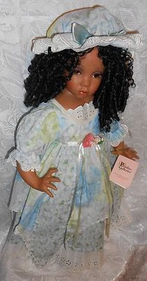 Muñeca de porcelana afroamericana de 24" hecha a mano coleccionable de Paradise Galleries Foto 1 de 4